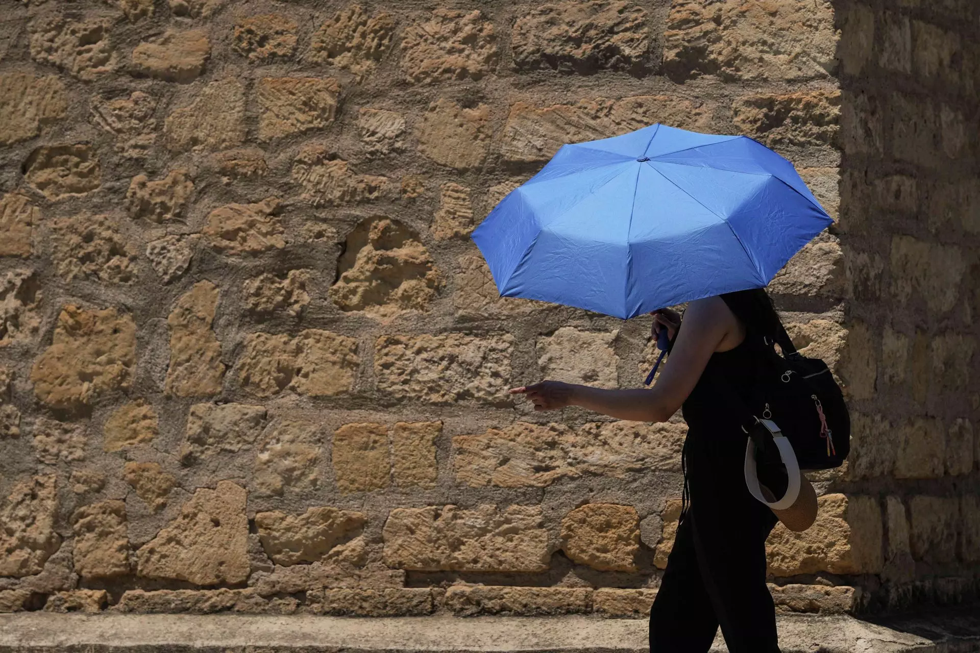 Alerta Extrema por Ola de Calor en España: Canarias y Nueve Comunidades bajo Vigilancia