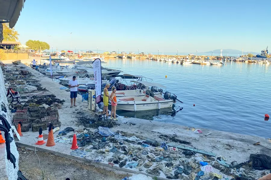 La lucha contra la contaminación plástica en el Egeo: Esfuerzos de limpieza submarina en Lesbos