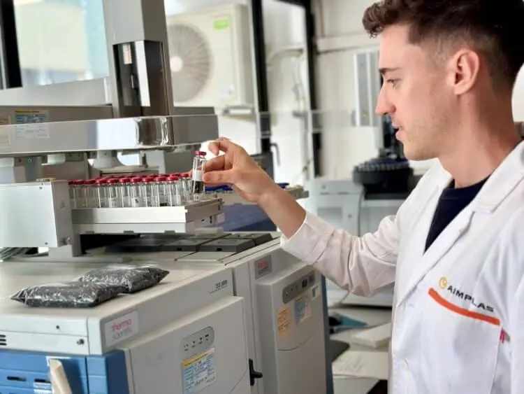 Revolución Automotriz: H₂ODOR, Adiós a los Olores Nocivos con Materiales Reciclados