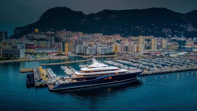 La Inversión Flotante de Bill Gates: Un Superyate de Hidrógeno que Redefine el Lujo Sostenible