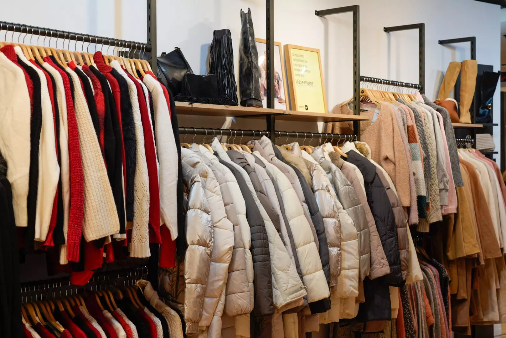 Moda re- impulsa la sostenibilidad textil con una tienda efímera en Cáceres