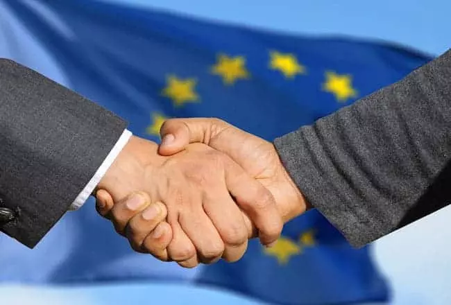 La Unión Europea flexibiliza sus normativas de sostenibilidad, aliviando la carga empresarial