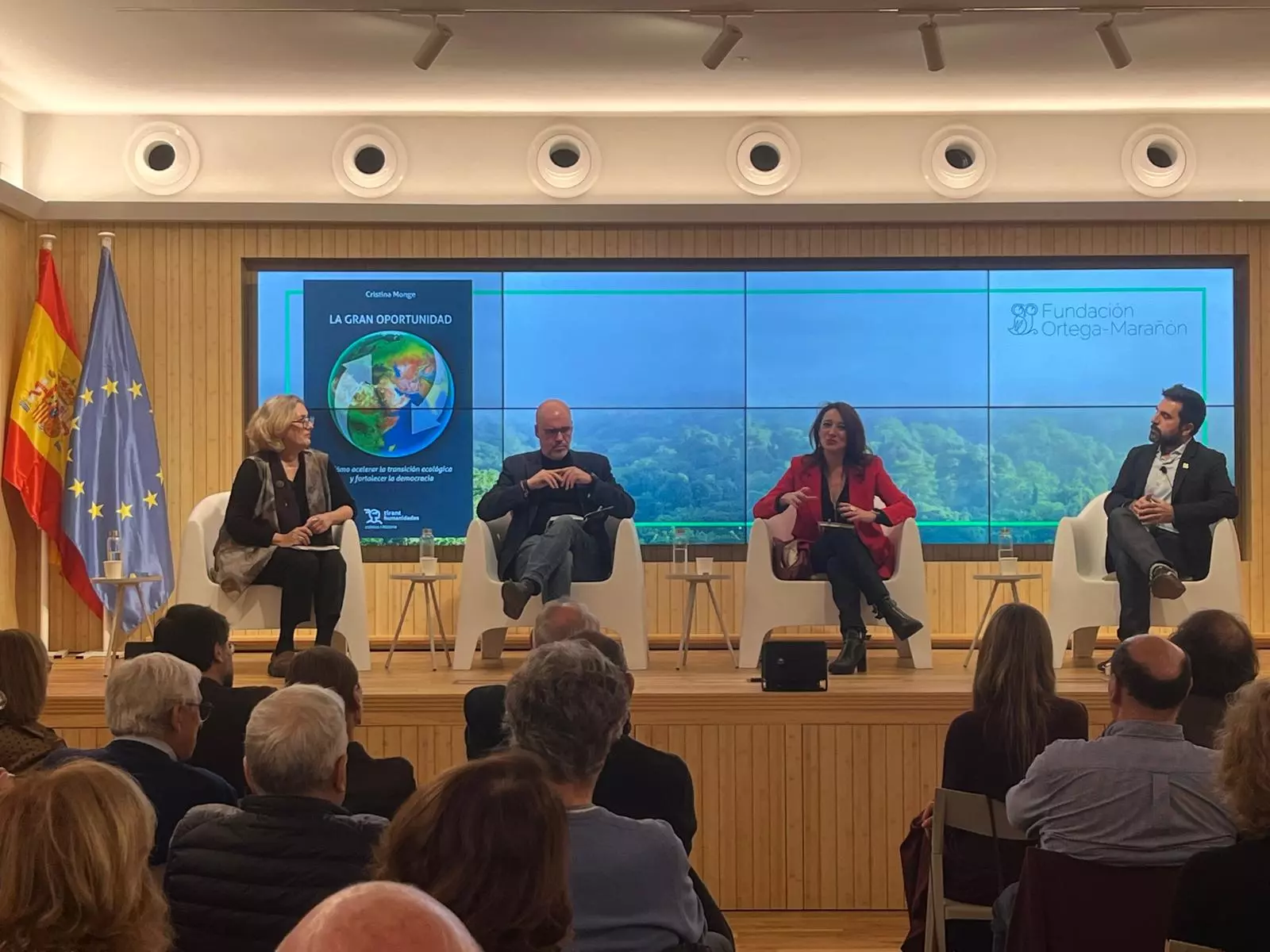 La Transición Ecológica: Un Impulso para la Democracia y la Equidad