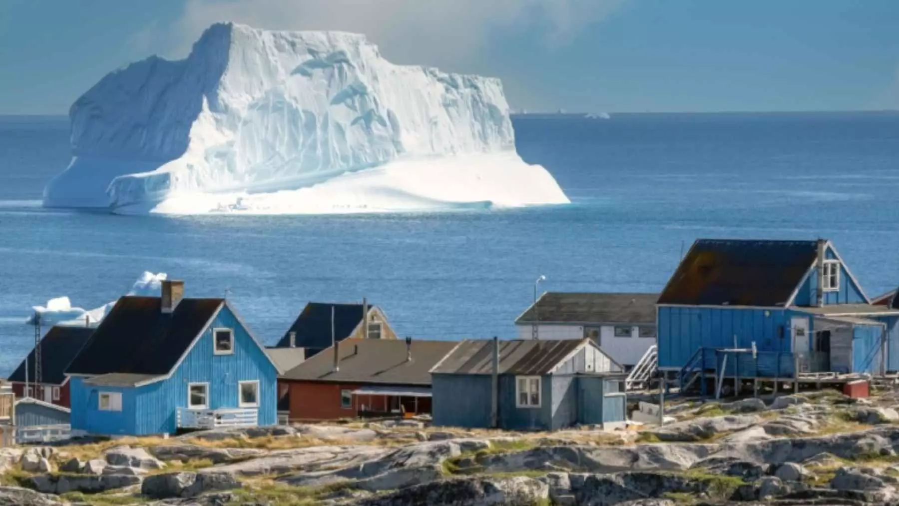 Groenlandia: Un Tesoro Geológico Escondido bajo el Hielo en Plena Transición Energética