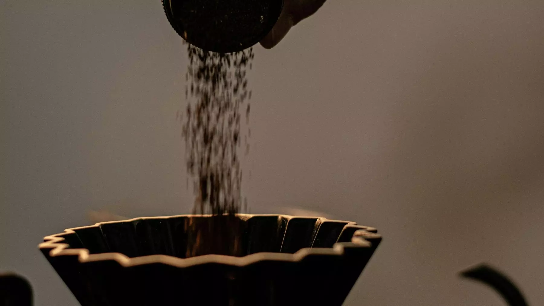 Científicos transforman posos de café en hormigón resistente, abordando la gestión de residuos y la demanda de arena