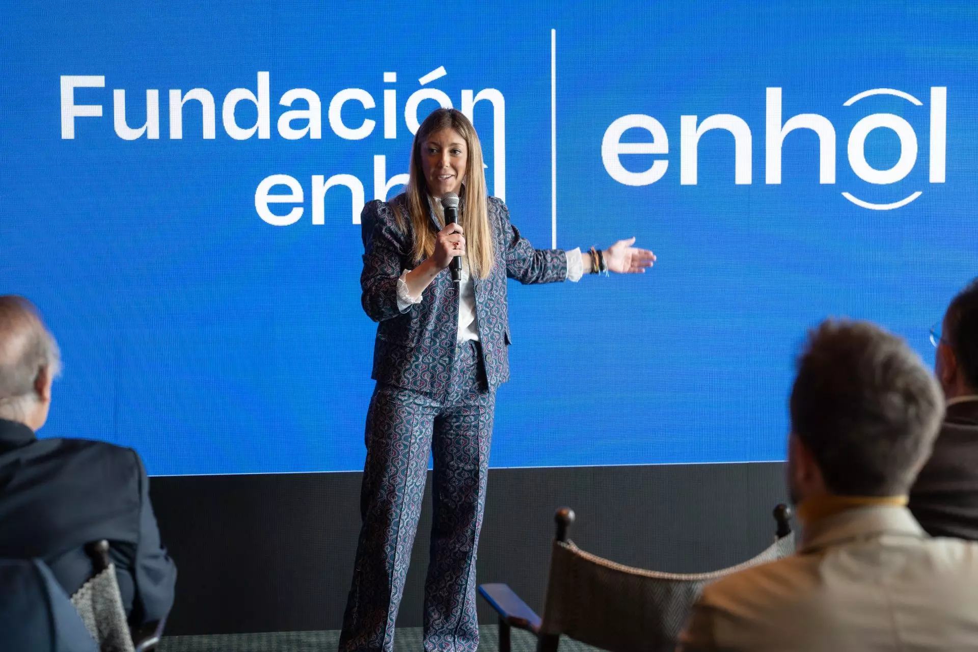 La Visin Vanguardista de Natalia Oliver: Más Allá del Balance Económico Empresarial