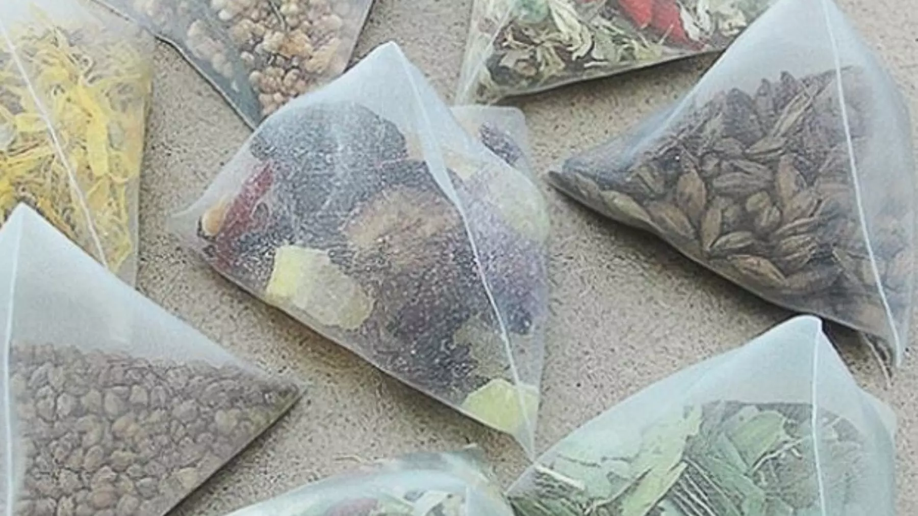 Bolsitas de té: Fuente insospechada de microplásticos en tu taza