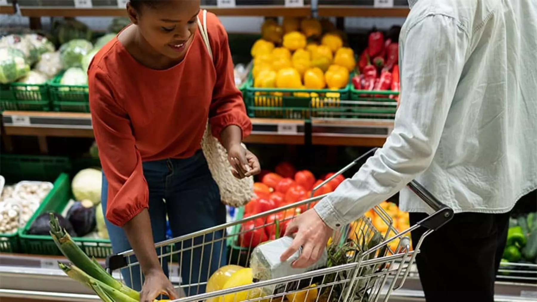 Nueva normativa en España: Transformación y donación de alimentos para combatir el desperdicio