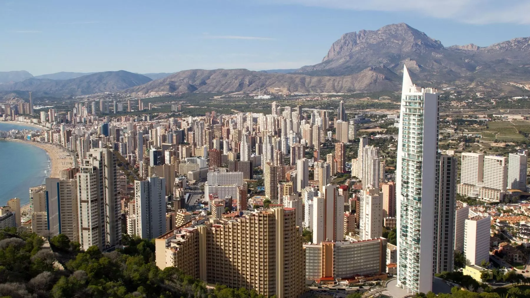 Benidorm Compite por el "European Green Leaf 2028" con Enfoque en Sustentabilidad Urbana y Mejoras Ambientales
