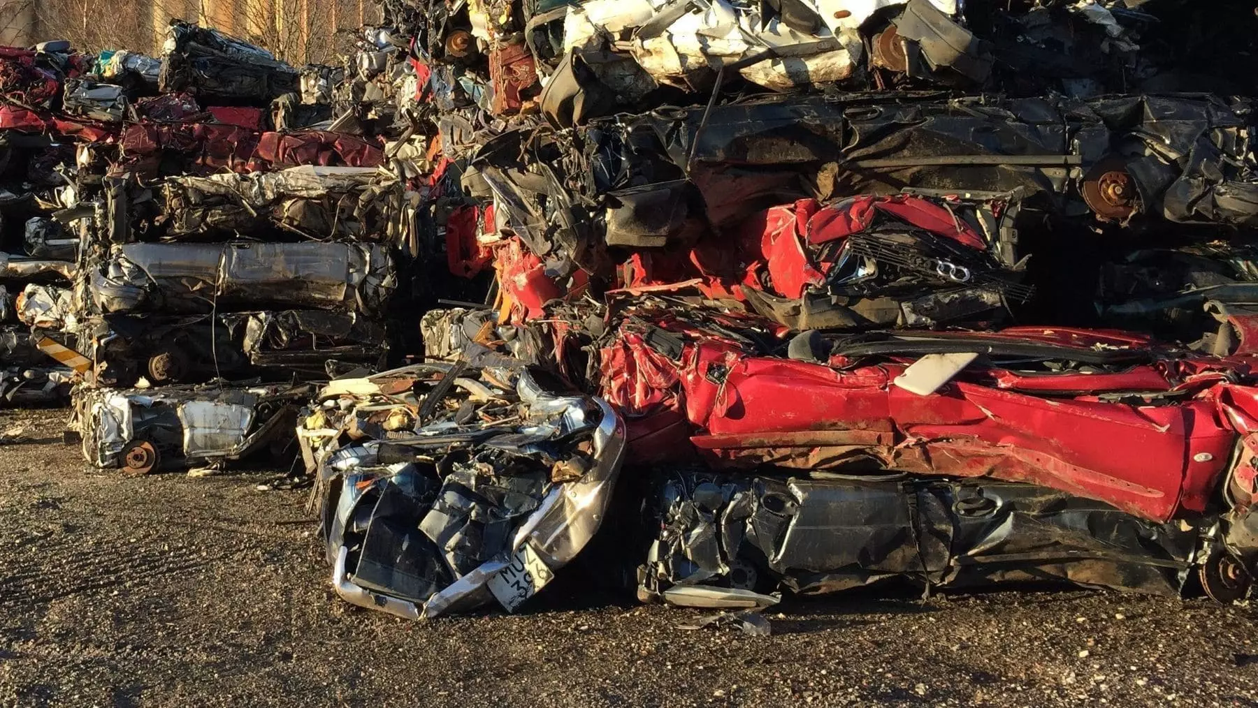 IMDEA Transforma Residuos Plásticos Automotrices en Materia Prima Industrial, Revolucionando el Reciclaje